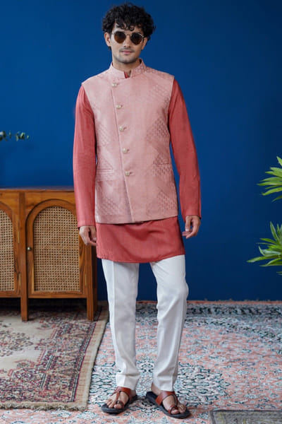 Salmon pink embroidered bandi