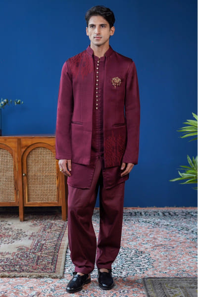 Wine embroidered front open bandi