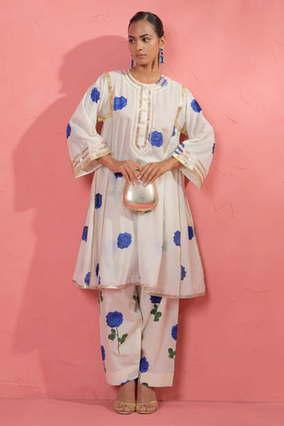 AAVIDI Off-white blue printed floral motif kurta set AAVIJUN26D148036