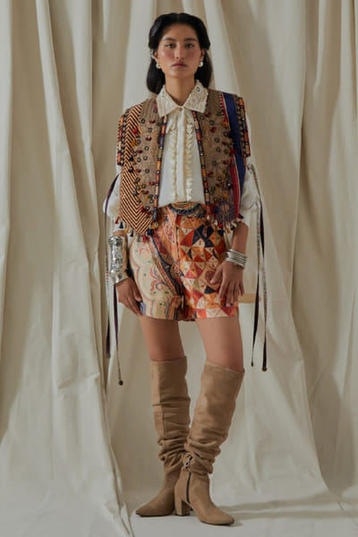 Aseem Kapoor White print embroidered gilet co-ord set ASEEMAY26D144533