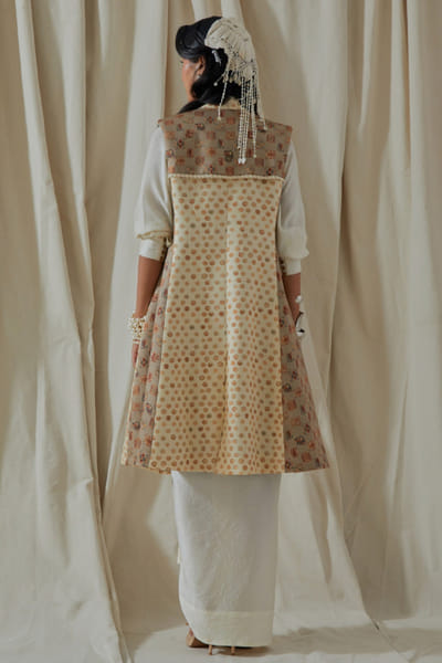 Aseem Kapoor White print embroidered jacket skirt set ASEEMAY26D144556
