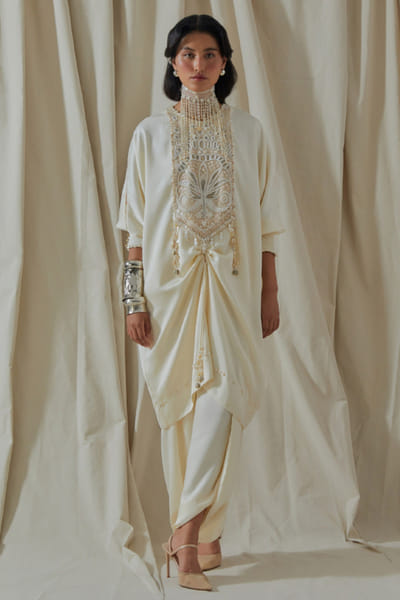 Aseem Kapoor White embroidered tunic set ASEEMAY26D143590