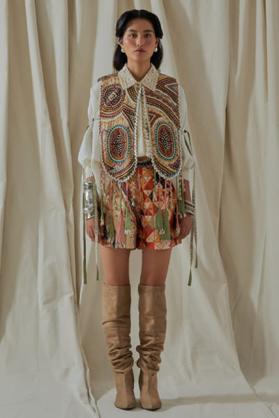 Aseem Kapoor White resham embroidered gilet and shorts set ASEEMAY26D144532