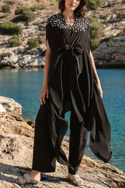 Black emboidered cape set