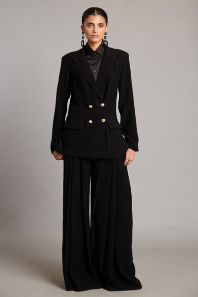 Black sleeveless satin shirt