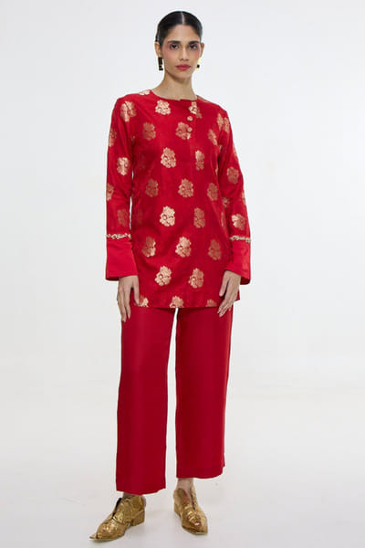 Red handwoven banarasi kurta set