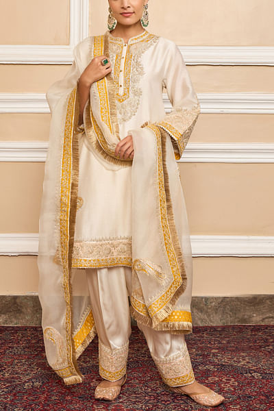 Daisy ivory embroidered kurta set