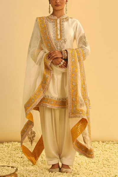 Ivory tilla embroidered kurta set