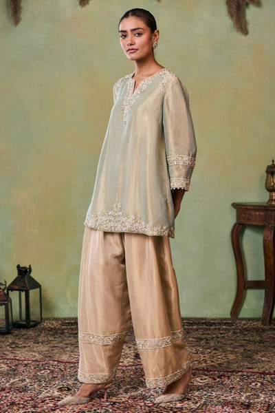 Seema Thukral Gold and sage aari hand embroidered kurta set SEEMJUL26D150948