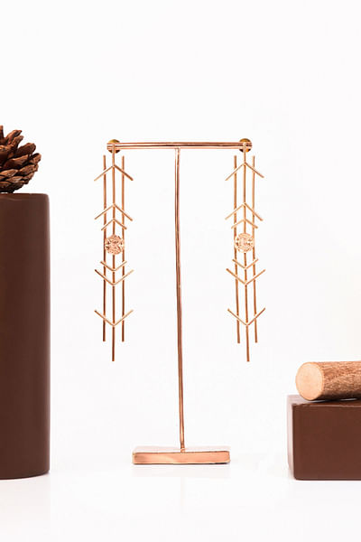 Gold linear earrings