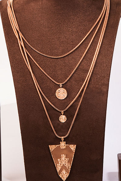 Gold-plated multilayered necklace
