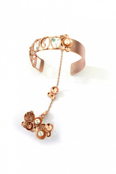 Gold plated pearl embellished hand harness