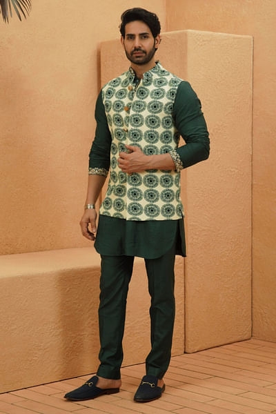 Beige and emerald floral protea printed bandi