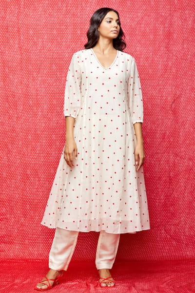 Swati Vijaivargie Ivory applique kurta SWATJUN26D148205