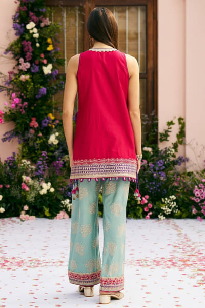 Mulmul Fuchsia motif embroidered kurta set MULFEB26D139093