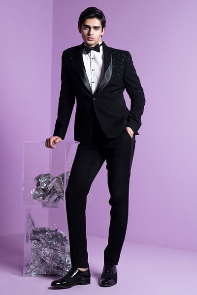 Black 3d crystal embroidered tuxedo set