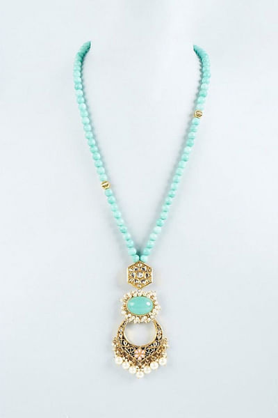 Kundan embellished necklace