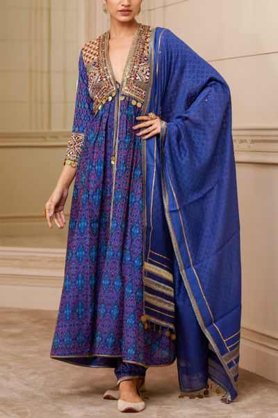 Blue embroidered ikat kurta and dhoti