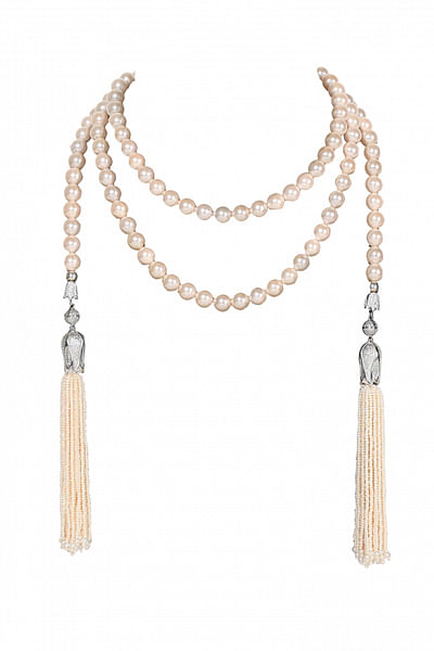 Rose gold pearl necklace