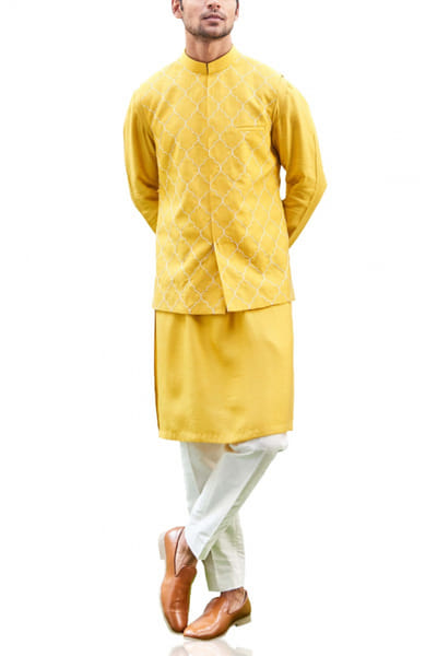 Yellow embroidered bandi and kurta set