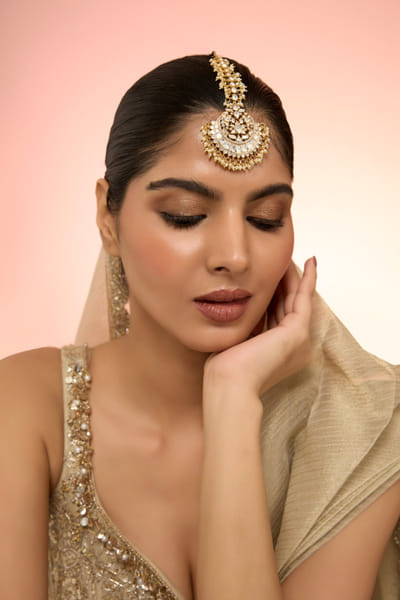 Karisa White embellished maang tikka KARIAPR26D143379