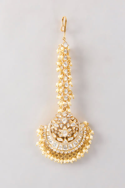 Karisa White embellished maang tikka KARIAPR26D143379
