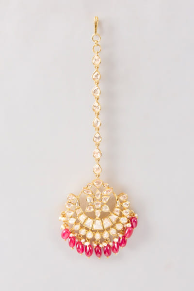 Karisa Red bead and pearl embellished maang tikka KARIMAY26D243674
