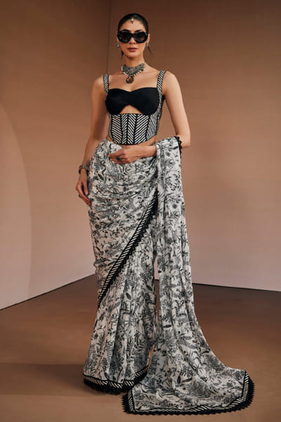 The Royaleum Atelier Black-white printed garden motif sari set THERJUN26D148253