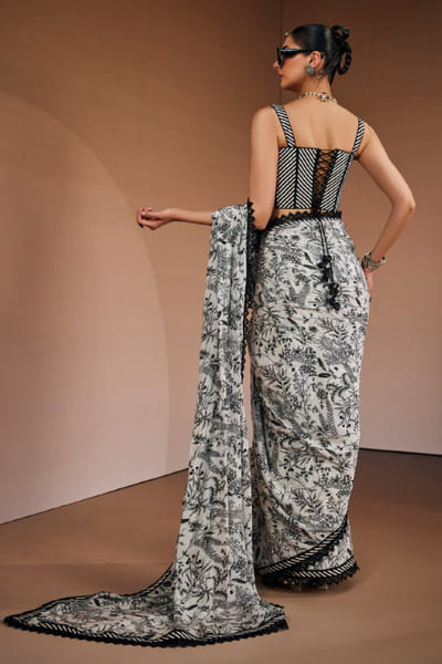 The Royaleum Atelier Black-white printed garden motif sari set THERJUN26D148253