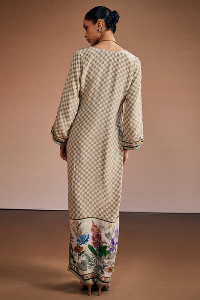 The Royaleum Atelier Beige checks and floral print long kaftan THERJUN26D148259