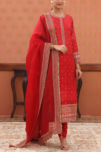 Crimson embroidered kurta set