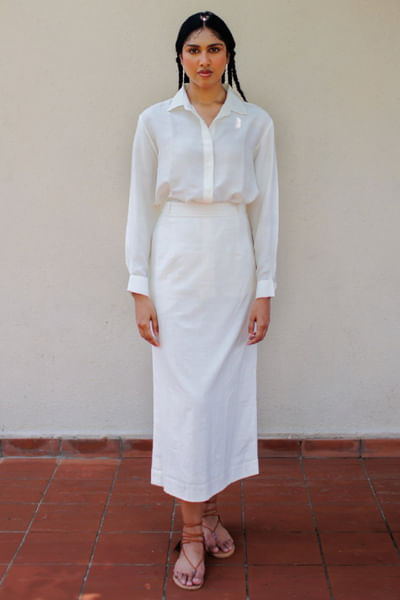 Ivory solid midi skirt