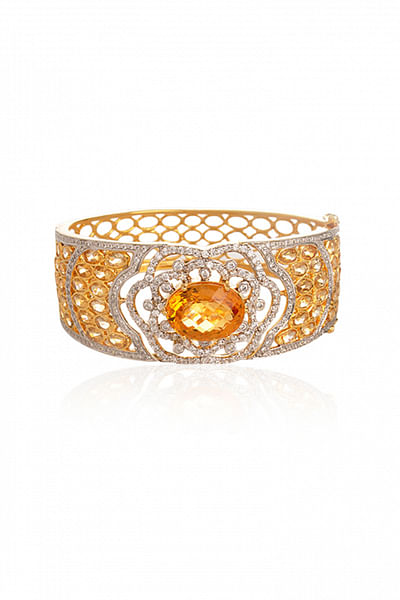 Gold studded bracelet