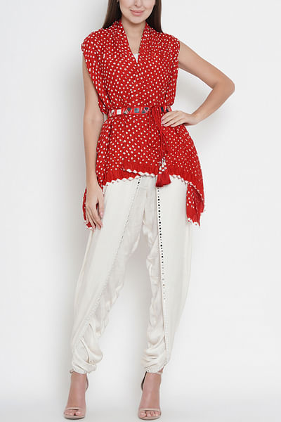 Red bandhani top with belt