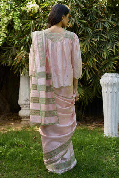 Surmaye Salmon pink embroidered sari SURMJUN26D147520
