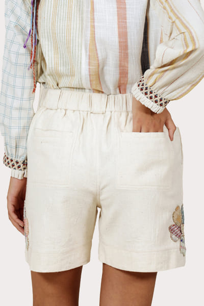 Meld studio Cream floral applique shorts MELDAUG26D252730