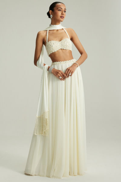Off-white embroidered skirt set