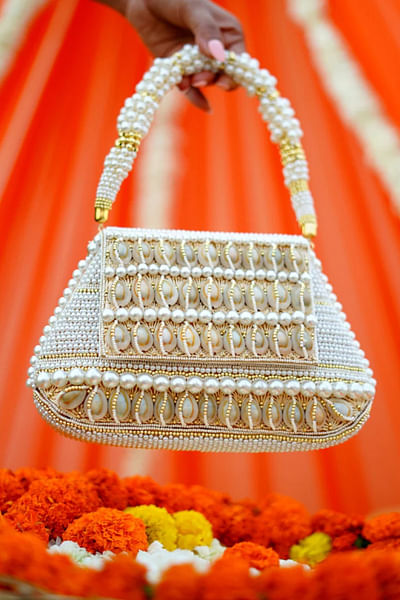 Beige shell embellished handbag