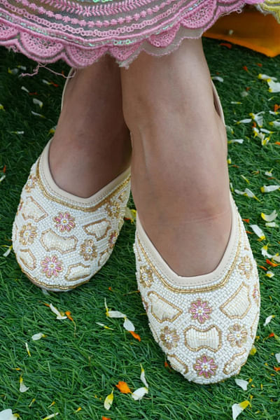 Gold and pink beaded juttis