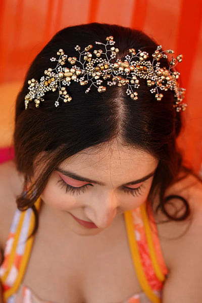 Antique gold pearl embellished hairband