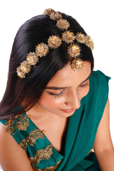 Gold bead embellished mathapatti