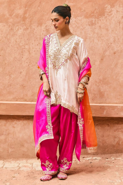 Vinita Bhansali Ivory and white embroidered kurta set VINIAUG26D152184
