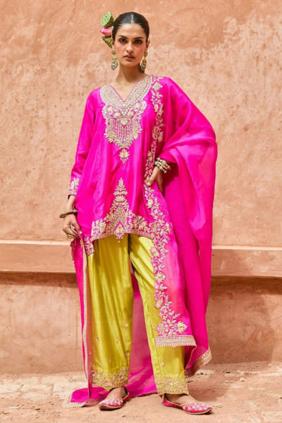 Vinita Bhansali Pink and green embroidered kurta salwar set VINIAUG26D153503