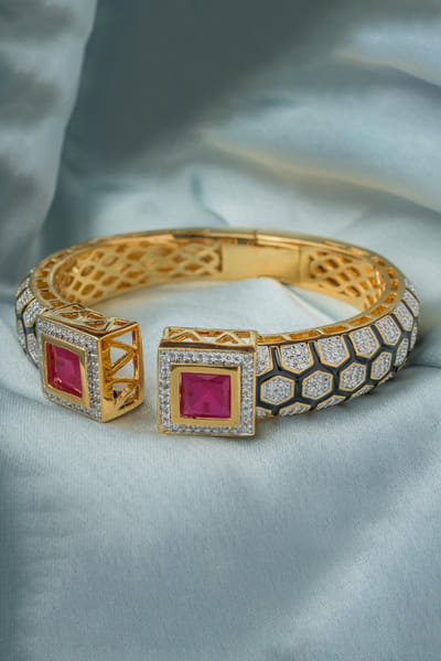 VIVINIA by Vidhi Mehra Gold and red hexagonal gemstone kada VIVAUG25D232484