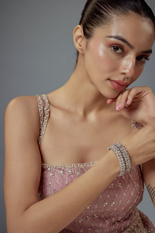 VIVINIA by Vidhi Mehra