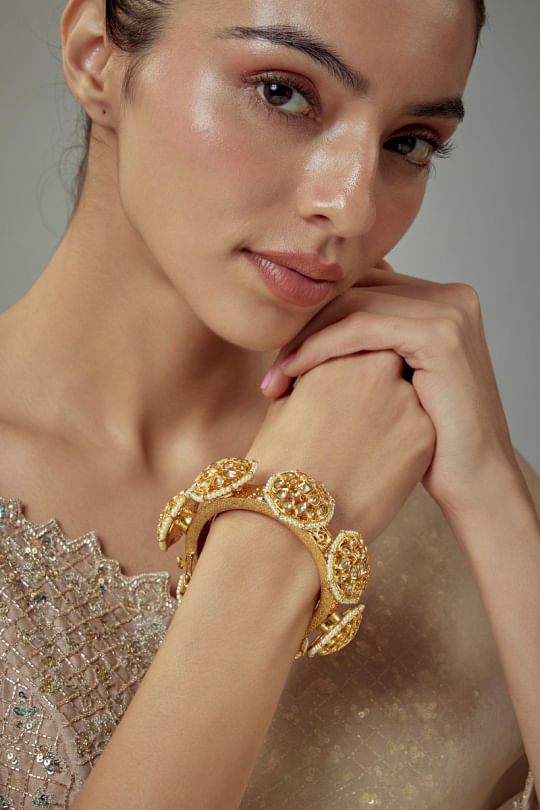 VIVINIA by Vidhi Mehra
