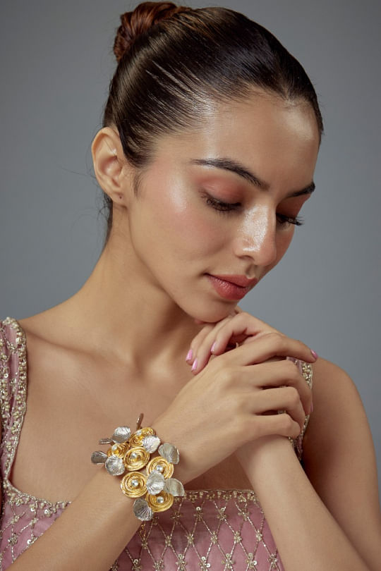 VIVINIA by Vidhi Mehra