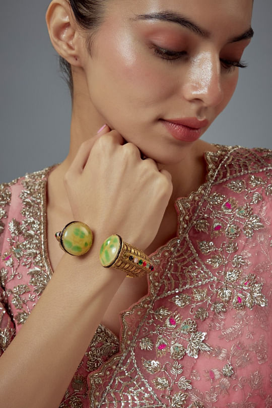 VIVINIA by Vidhi Mehra