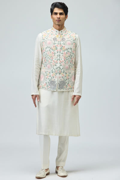 Ivory floral embroidered bandi