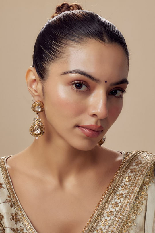 VIVINIA by Vidhi Mehra